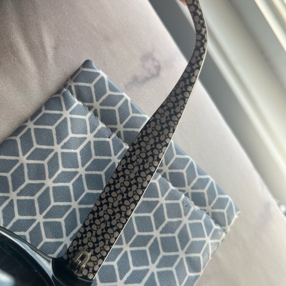 Coach Sienna Prescription Black Sunglasses with non-matching case - Picture 8 of 12
